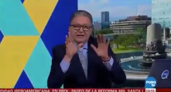 A Mexico City News Station Was Broadcasting Live When The 71 Magnitude Earthquake Struck While Reporter Speaks Warning Siren Is Heard In A Mexico City News Station Was Broadcasting Live When The 71 Magnitude Earthquake Struck While Reporter Speaks Warning Siren Is Heard In