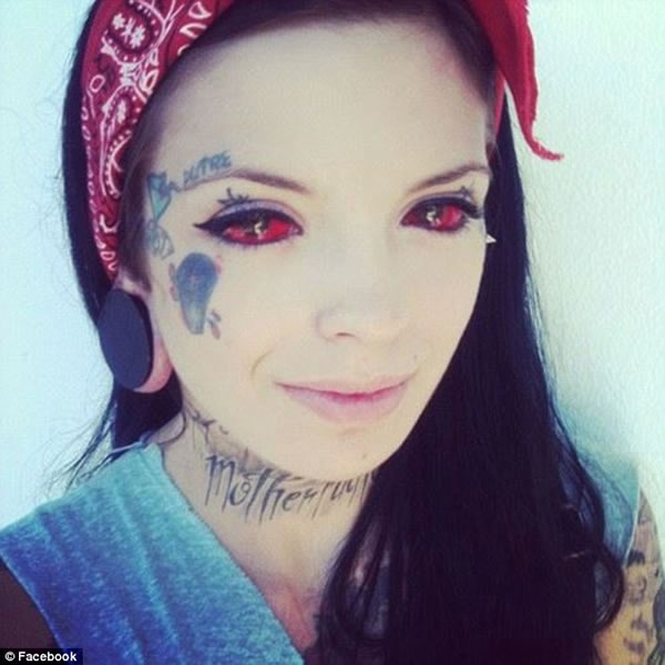 10 Extreme Eyeball Tattoos That Look Incredibly Painful