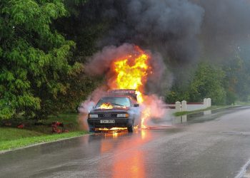 Woman Lights Car On Fire Because It’s Dirty