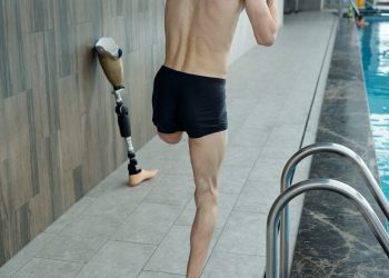 Heroic Lifeguard Sheds Prosthetic Leg to Save Man from Sinking Car