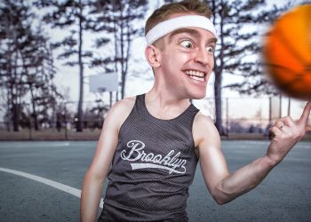 10 Amazing and Gross Human Body Part Records