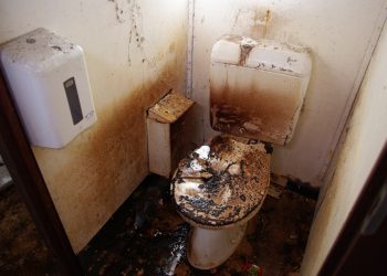 Did Lightning Cause a Mystery Toilet Explosion at Texas Dental Clinic?