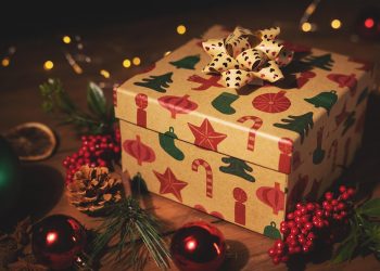 12 Bizarre Presents and Gifts Famous People Have Given and Received