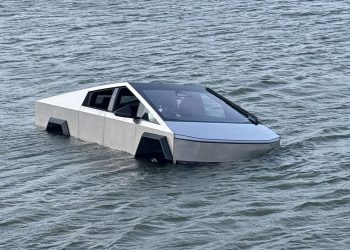 Man Drives Cybertruck into a Lake to Test Its ‘Wade Mode’