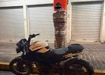 ‘Mexican Batman’ Is Taping Suspected Motorcycle Thieves to Lampposts