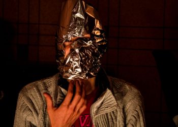 8 Conspiracy Theories That Were Too Weird to Become Popular