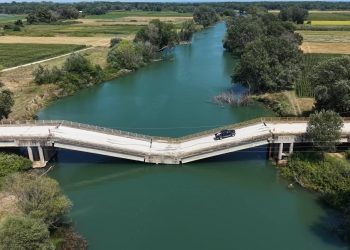 Greek Drivers Keep Using Collapsed Bridge to Save 20 Minutes on Their Commute