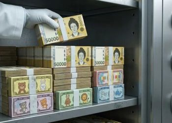 South Korean Banker Steals $45,000 by Replacing Bills with Monopoly Money