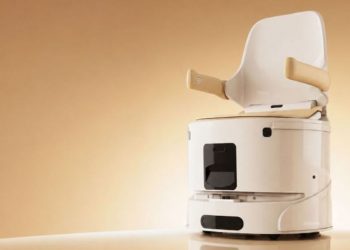 World’s First Smart Robot Toilet Rolls to Your Bedside for Nighttime Business