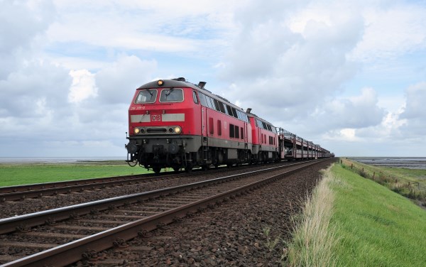 a100025_train-passing_6.jpg