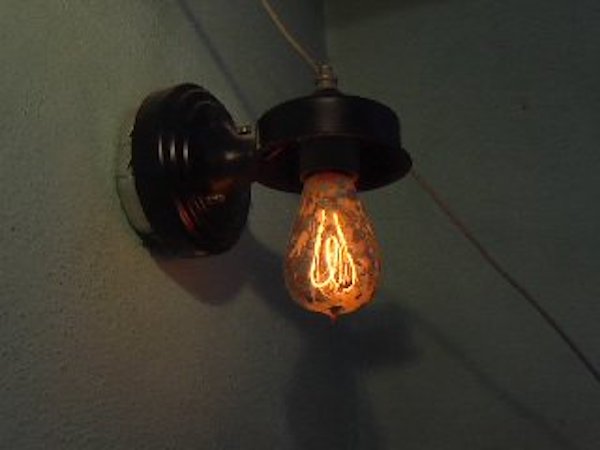 Longest living light bulb hotsell