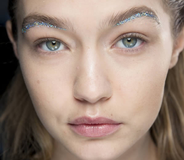 8 Craziest Eyebrow Trends - Oddee