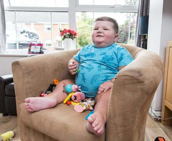 8 Shocking Obese Kids Oddee 8-shocking-obese-kids-oddee