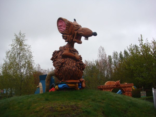 10 Weirdest Theme Parks Bonbon Land Weird Park Oddee