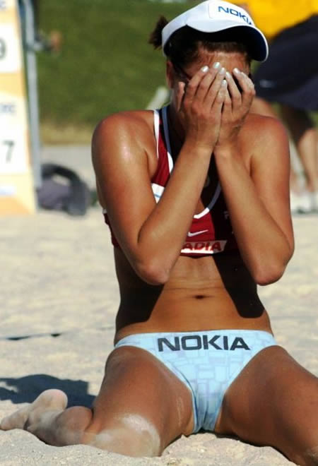 18 Hilarious But Sexy Camel Toe Fails