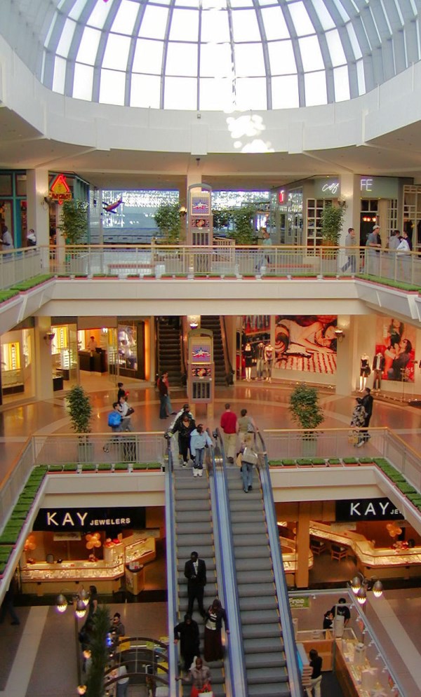 Shopping Malls In USA - King of Prussia Mall The King of Prussia Mall is  the largest shopping mall in the United States of America in terms of  leasable retail space.[2] It