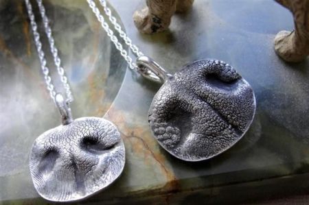 dogs ashes into a necklace