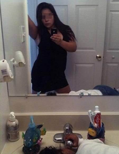 10 Tips bikin selfie kamu hasilnya kece banget