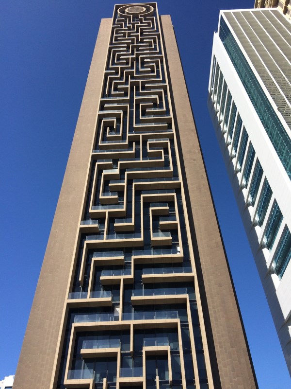 7 Unusual Vertical Structures Oddee