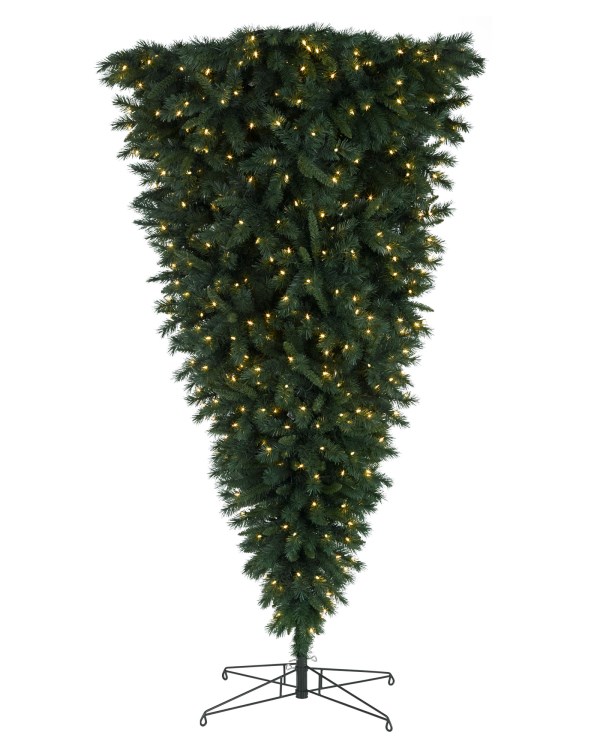 this man chained the tree to the ceiling to keep it away from his toddler son - How To Keep Cats Away From Christmas Trees this man chained the tree to the ceiling to keep it away from his toddler son - How To Keep Cats Away From Christmas Trees