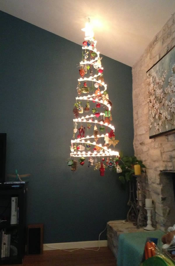 12 Hilarious Child and Pet Proof Christmas Trees - Oddee