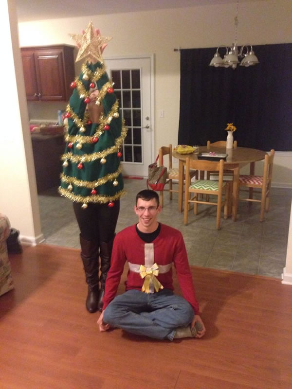 12 Hilarious Ugly Christmas Sweaters for Couples - Oddee