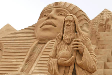15 Extraordinary Sand Sculptures - Oddee