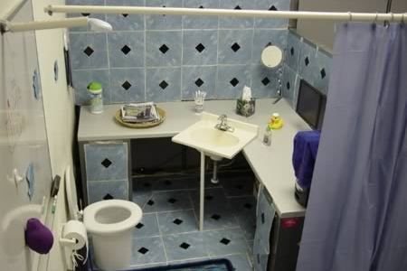 12 Coolest Pimped Cubicles - decorated cubicle - Oddee