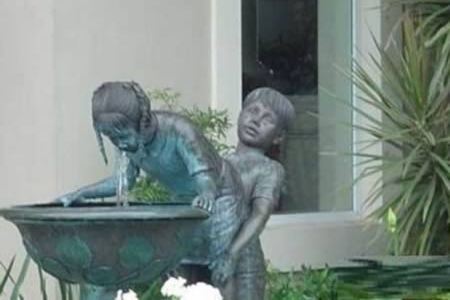 12 Wackiest Lawn Ornaments - lawn ornaments - Oddee